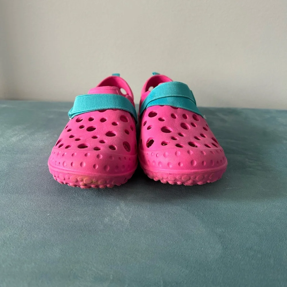 Western chief size 13 pink and teal water play shoes